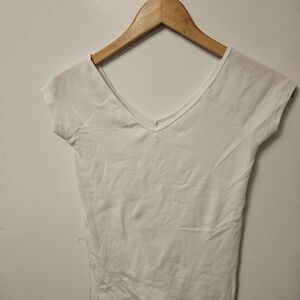 American Eagle Outfitters NWOT Women's White V-Neck Top